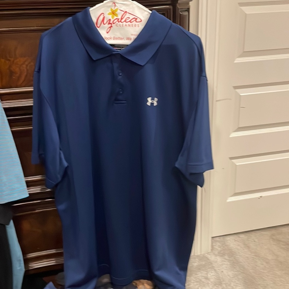 Mens Under Armor shirts! Lightly worn!